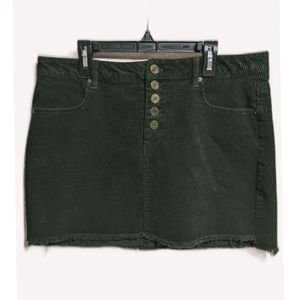 🚨3/$15 Dark Green Corduroy Mini Skirt